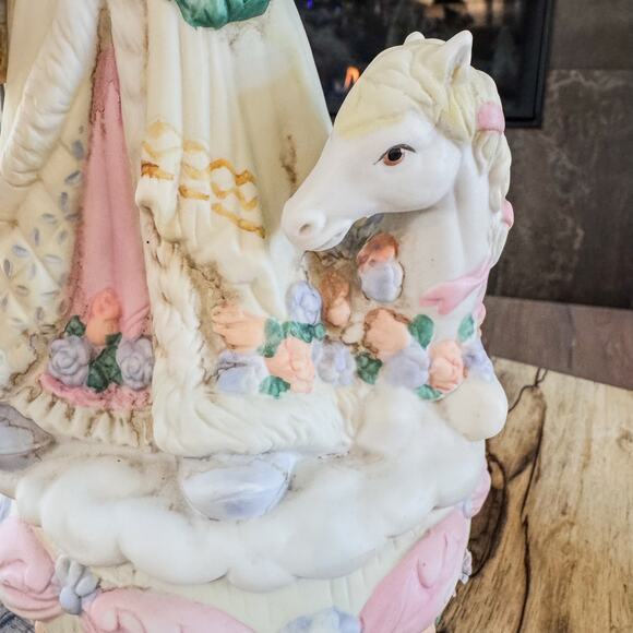 Vintage Victorian Musical Pastel Santa, Plays “White Christmas”, Porcelain 10.5” - Picture 10 of 13